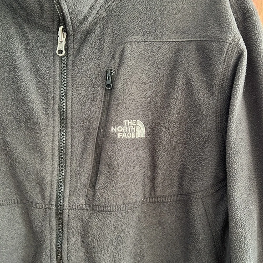 North Face TKA 200 black fleece jacket- size L